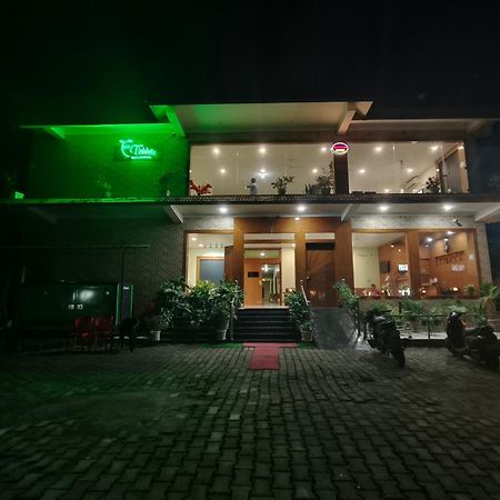 Tierra Hotel Cum Restaurant Kāziranga Eksteriør billede