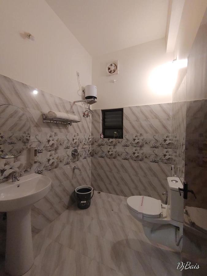 Tierra Hotel Cum Restaurant Kāziranga Eksteriør billede